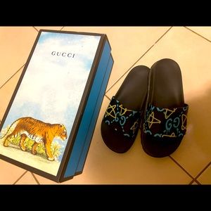 Gucci ghost collection slides